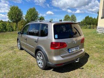 Prodám Volkswagen Touran 2.0 TDi, rv.2012