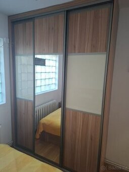 Vestavěná skříň - nová z výstavy