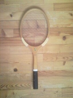 STAROŽITNÁ DŘEVĚNÁ RAKETA TENIS + BADMINTON
