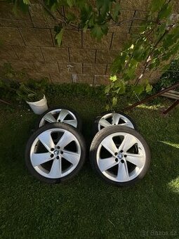 Alu Kola 215/40 R17