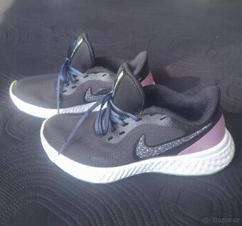 Dámské boty NIKE REVOLUTION 5 vel. 36,5