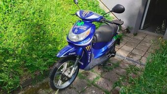 Kompletně zrepasovaný Peugeot looxor 50