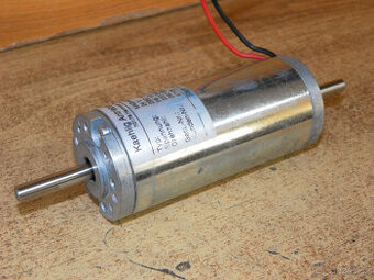 Elektromotor s průchozí osou 24 VDC, 2950 ot./min.