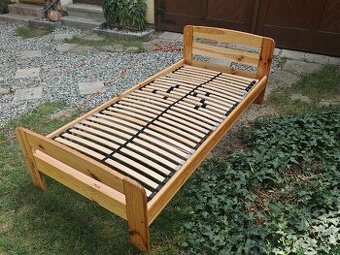 Postel 90 x 200 cm + polohovatelný rošt