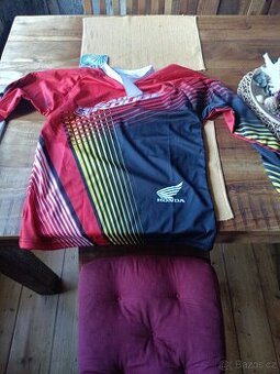 Dres na motorku, motokros Honda