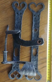 Umělecké dveřní kování / klika