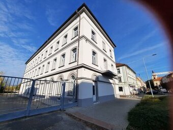 Lovosice-pronájem nebytových prostor 140 a  145 m2, centrum