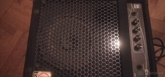 Baskytarový kombo EDEN E8 Jr