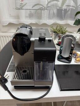 Kávovar Nespresso Délongi na kapsle