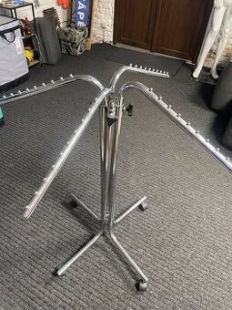 Věšák štendr čtyřramenný