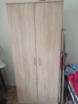 Skříň s nastavcem