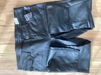 Dámské koženkové kalhoty zn. Pietro Filipi, nové, vel. CZ40