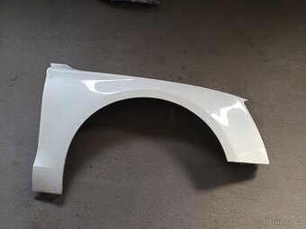 Audi A8 D4 Pravý přední blatník