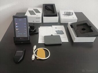 Trezor T + Ellipal Titan + seed uložisko