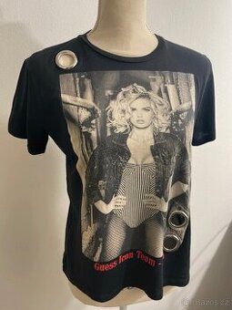 tričko značky Guess