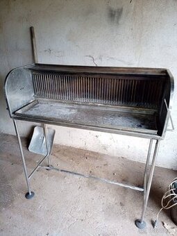 Prodám nerez gril na 6kuřat.