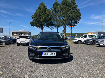 VOLKSWAGEN PASSAT 2,0 TDI DSG 70 821 km TAŽNÉ PANO