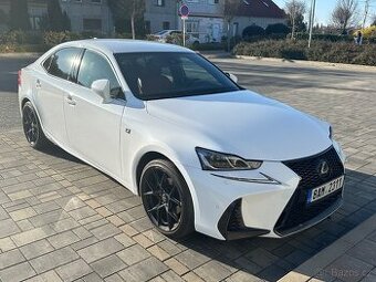 Lexus IS 300h F-Sport