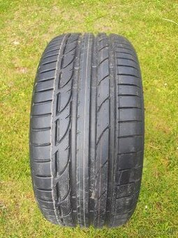 Nové Bridgestone Potenza 235/40 r19.