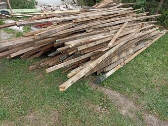 Dřevo,latě ze střechy
