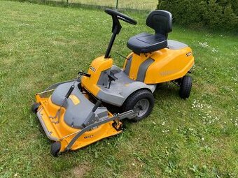Zahradní traktor,rider Stiga Villa 12 HST
