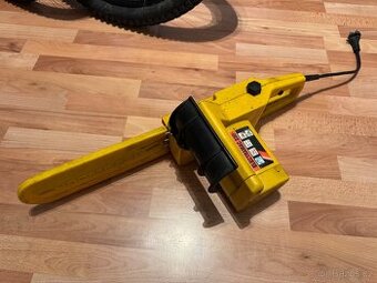 Řetězová pila bez řetězu 1500W
