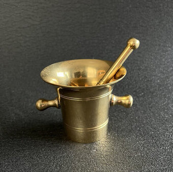 Malý mosazný hmoždíř 6 cm s tloukem