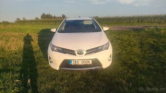 Toyota Auris 2013, 1.6 97kw benzín