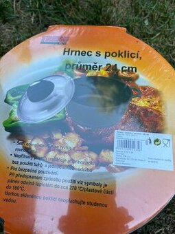 Nová sada hrnců a pánev včetně poklic