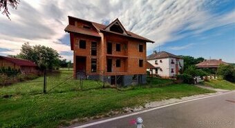 Prodej stavby vícegeneračního rodinného domu, 318 m2  se zah