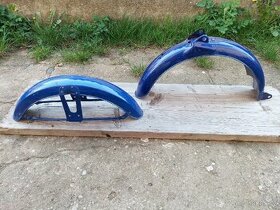Přední a zadní blatník asi Puch, nebo Sachs moped