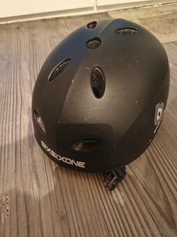 Helma na brusle SixSixOne černá 58-60cm - 1