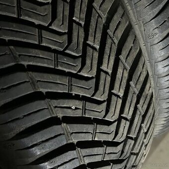 Zimní pneu 185/65 R15 92T XL Continental 5,5-6mm