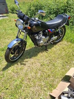 Yamaha xj 550