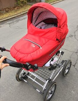 Klasický kočárek Rialto červený s puntíky