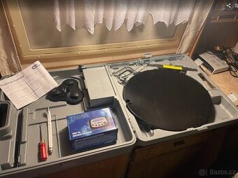 Přenosná satelitní TV sada – parabola, přijímač, satfinder –