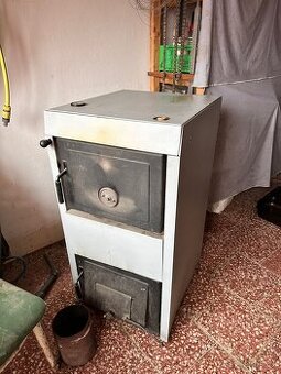 Kotel na tuhá paliva