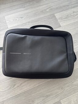 XD Design Bobby Edge 16", černý batoh na notebook