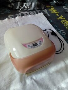 UV lampa na nehty s dárky