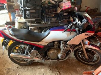 Yamaha XJ 750