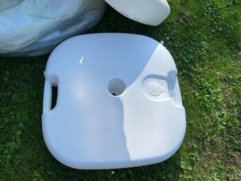 Plastový držák na slunečník - 1