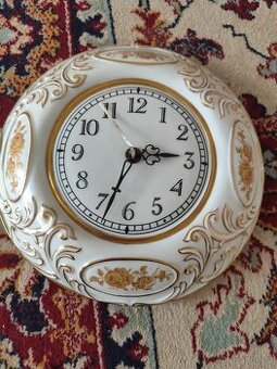 Porcelánové hodiny