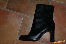 DÁMSKÉ POLOKOZAČKY, vel. 39