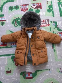 Chlapecká zimní bunda vel. 86
