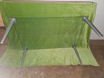Prodám konferenční stůl – sklo + kov, 120 × 80 cm – pouze os