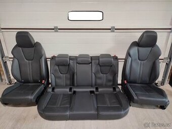 Škoda Octavia IV - kožený interiér / kožené sedadla -