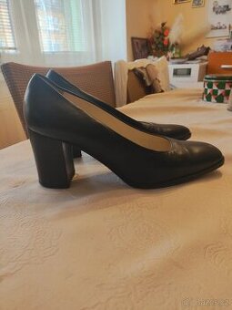 Lodičky kožené vel.37.5 Zn. Jíl Sander