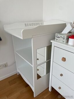 Přebalovací pult Ikea Smaora