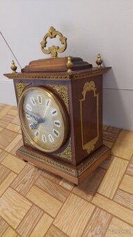 Hodiny stolní krbové