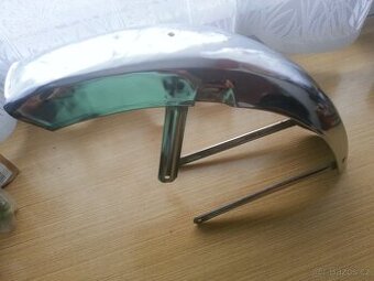 Přední blatník na Jawa 350 634 napadený kutilem